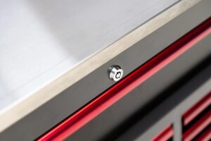 411 DELIGE TOOLKIT IN TECHSERIES GEREEDSCHAPSWAGEN DIAMOND BLACK/ ROOD MET 13 LADEN
