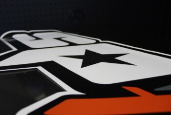SP LOGO STICKER 100CM